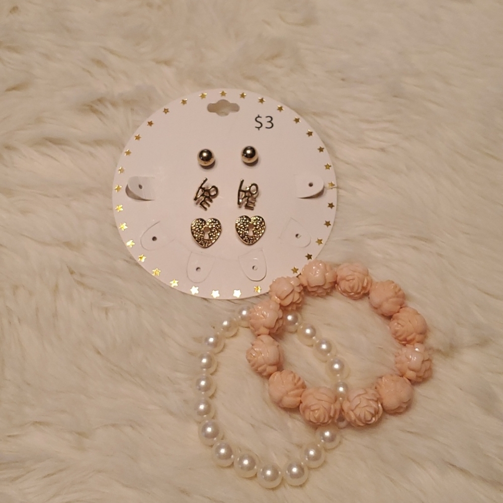 Bracelet and earrings
